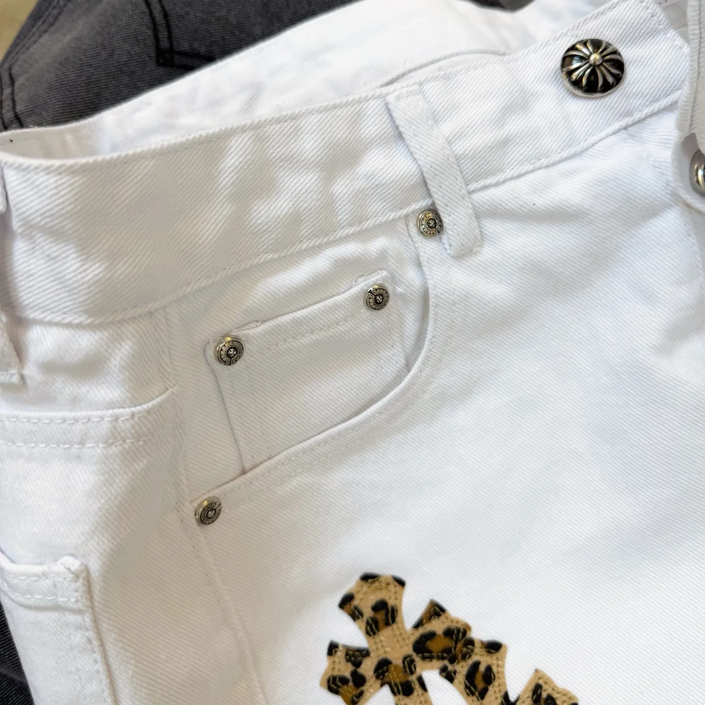 P260 Style number: D308 Chrome Hearts white striped jeans SIZE #28 30 32 34